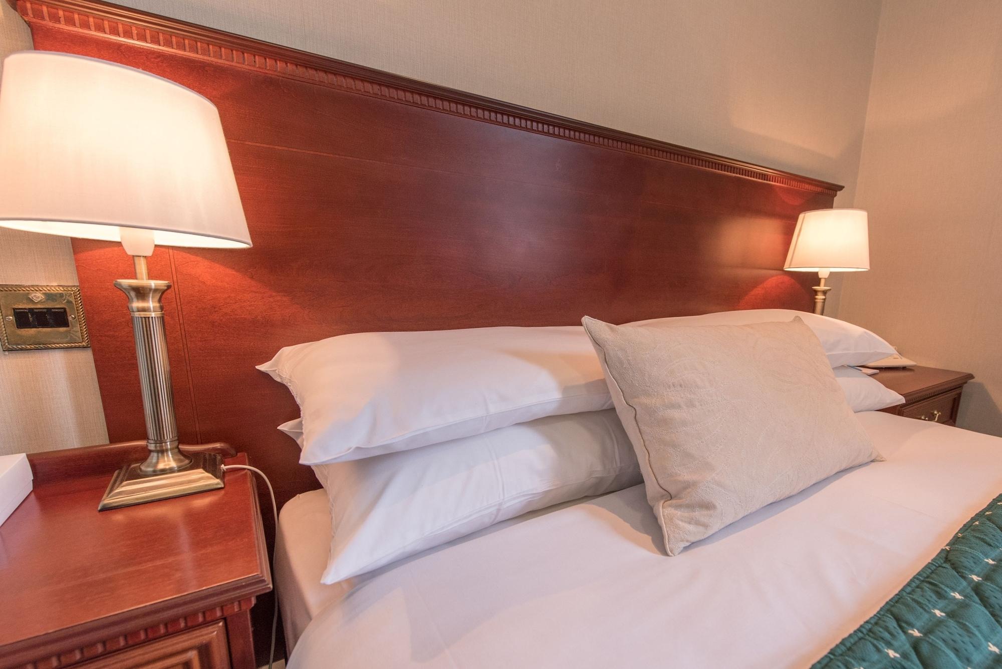 Cairn Hotel Harrogate Extérieur photo